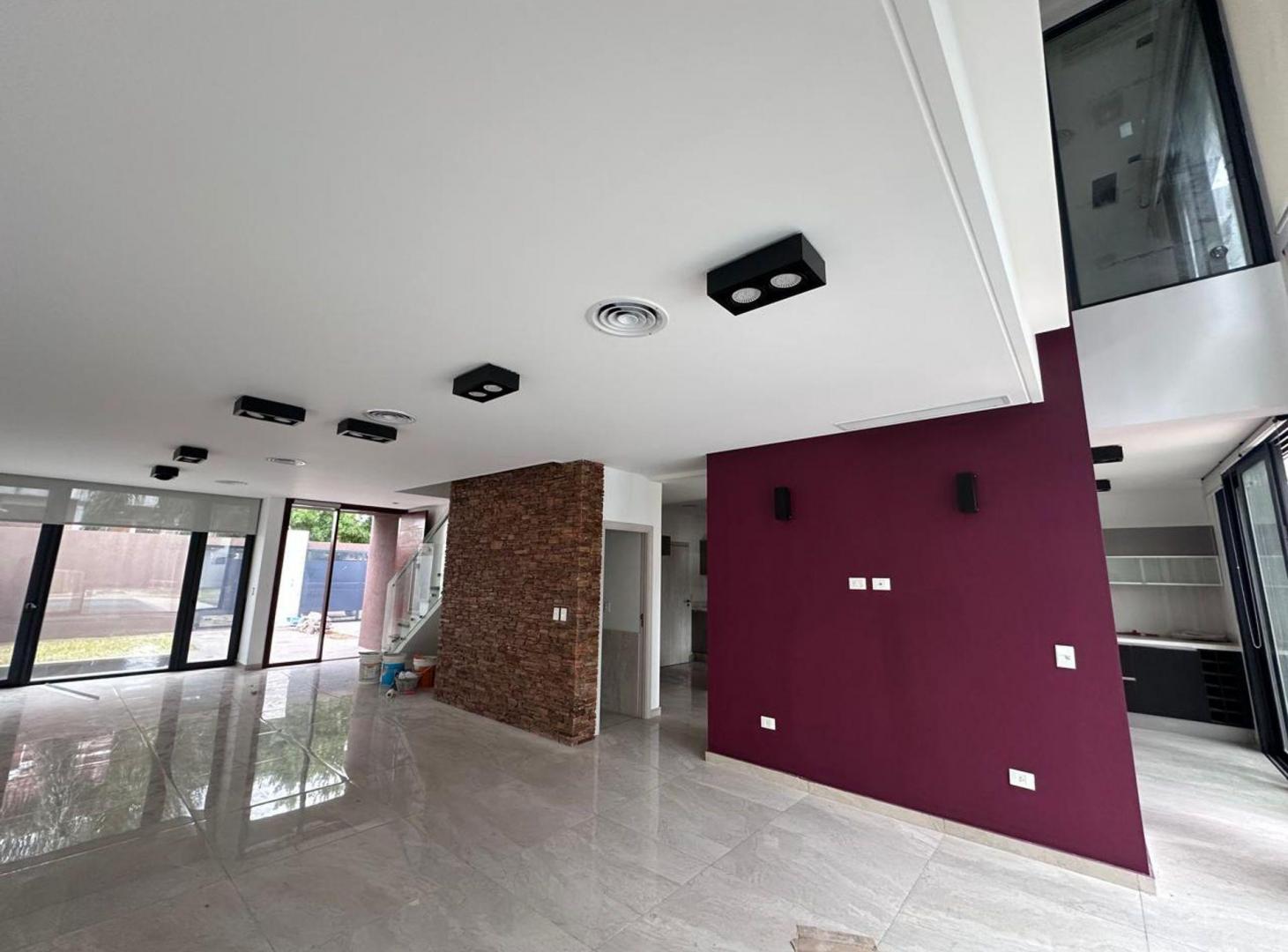 Foto de Venta Casa 6 Amb + Playroom Castelar Norte EXCLUSI, imagen 5