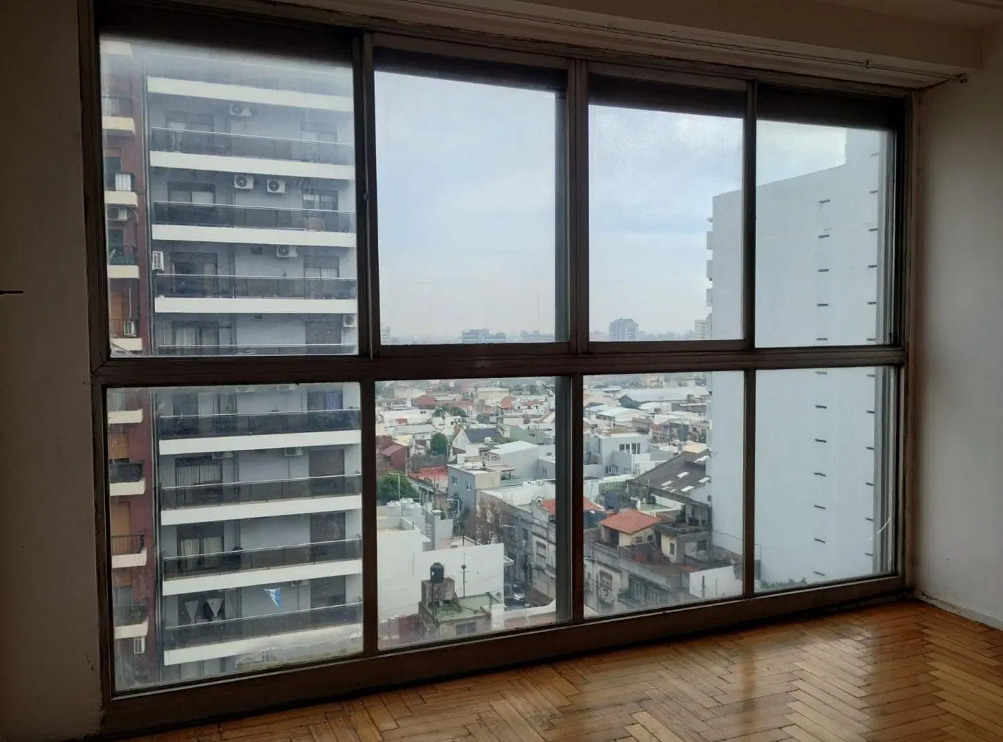Venta Dpto 4 Ambientes. Avellaneda 3