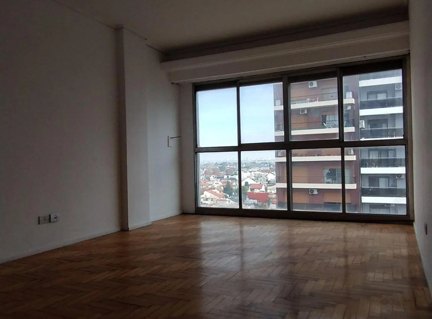 Venta Dpto 4 Ambientes. Avellaneda 4