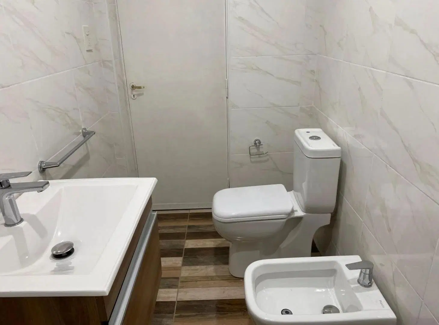 VENTA CASA 4 AMBIENTES Y GALPON BANFIELD LOMAS 5