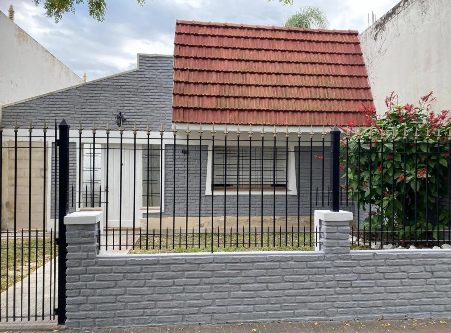VENTA CASA 4 AMBIENTES Y GALPON BANFIELD LOMAS 2