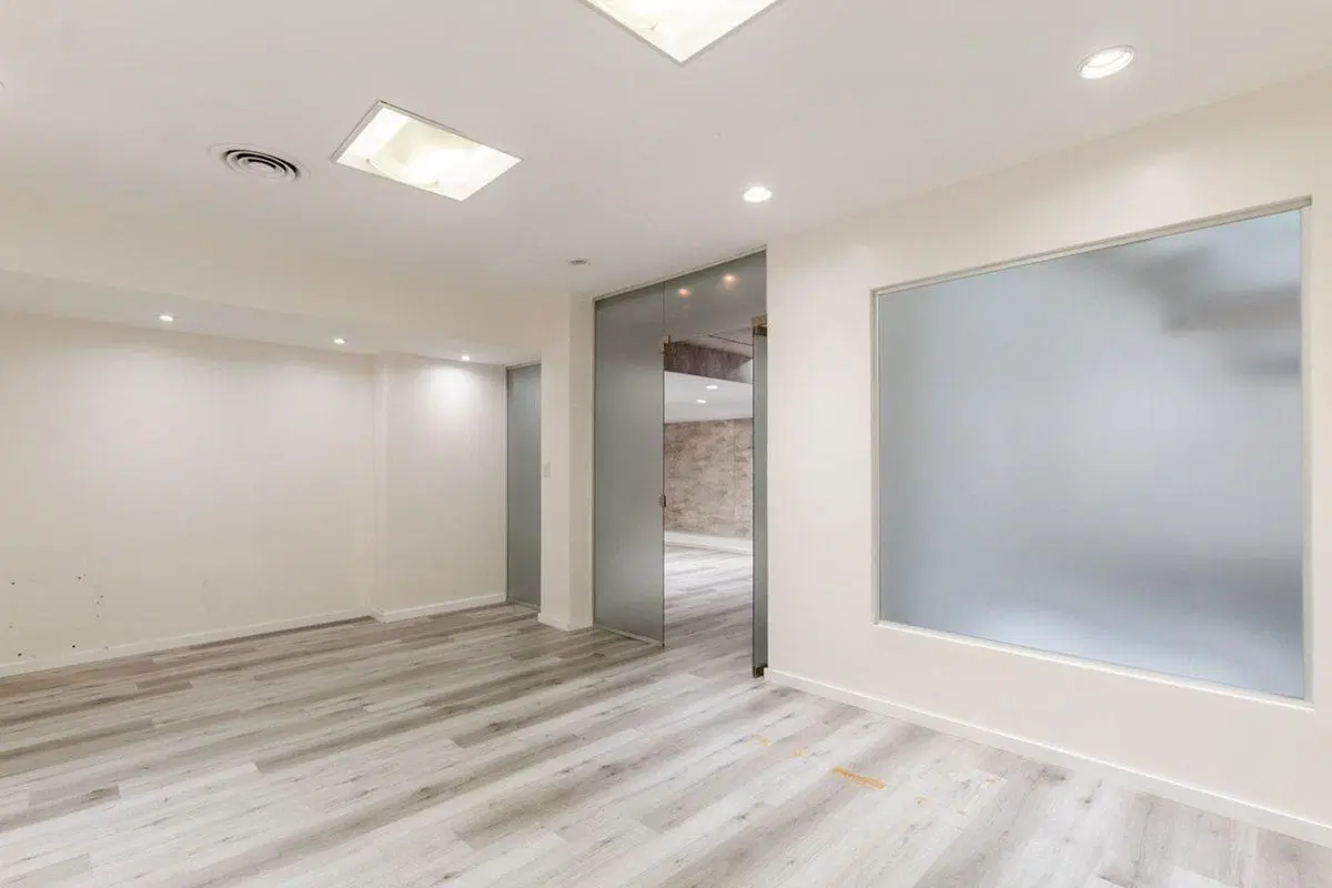 VENTA OFICINA COMERCIAL - GRAN CATEGORÍA !! 5