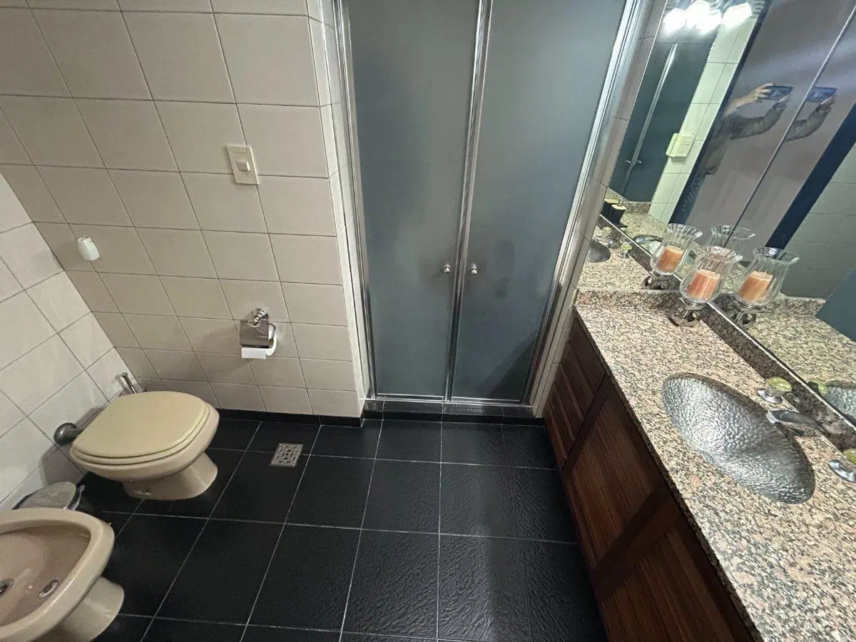 Venta casa 4 ambientes Villa Raffo pileta y jardín 5
