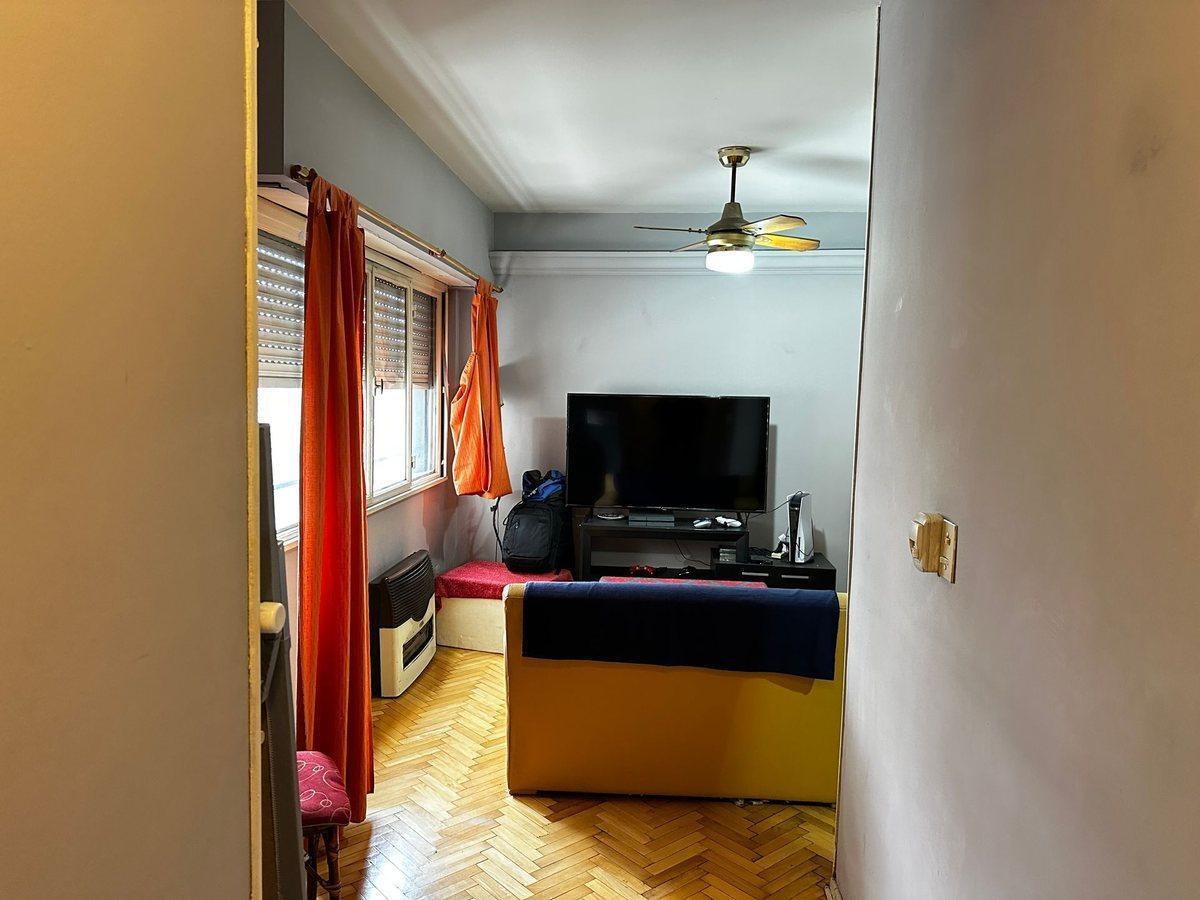Foto de Venta 2 ambientes en Balvanera - Apto CREDITO, imagen 1