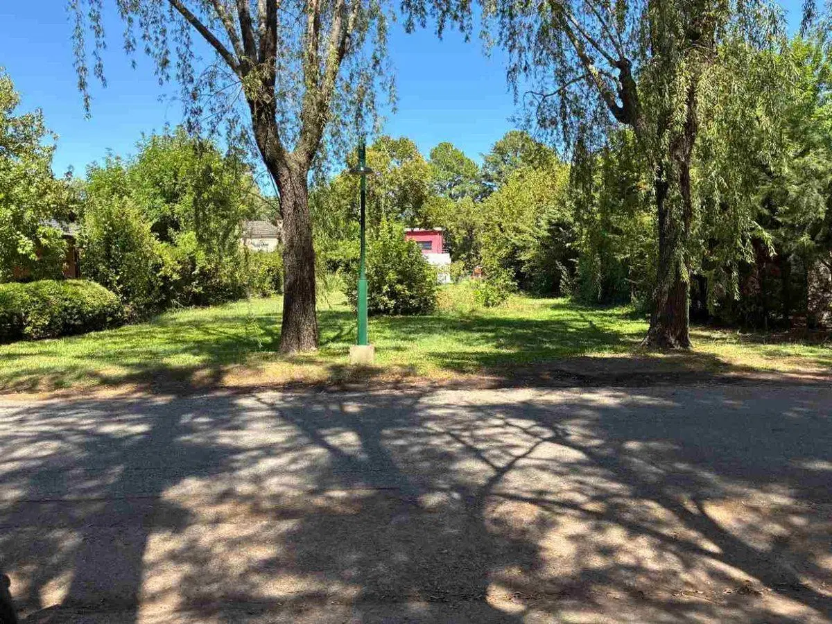 VENTA LOTE CENTRAL Bo. CERRADO LA PEREGRINA PILAR 1