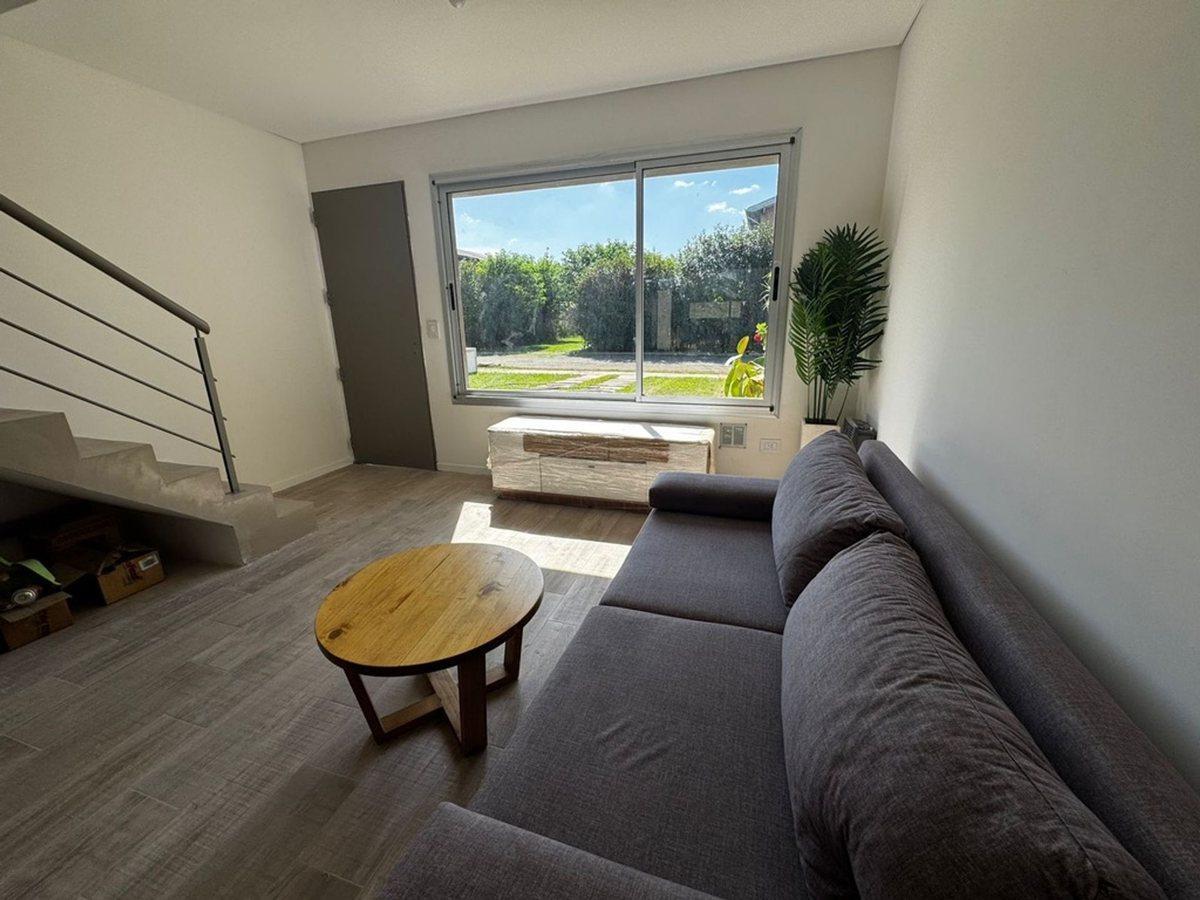 Foto de VENTA DUPLEX 3 AMB JARDIN PARRILLA COCHERA PILAR, imagen 1