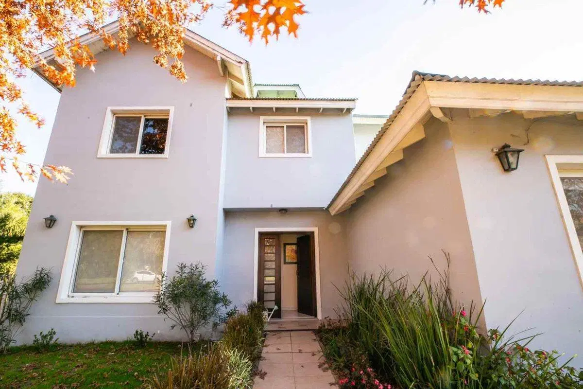 Venta Casa Dúplex en Barrio Privado "Las Fuentes" 4