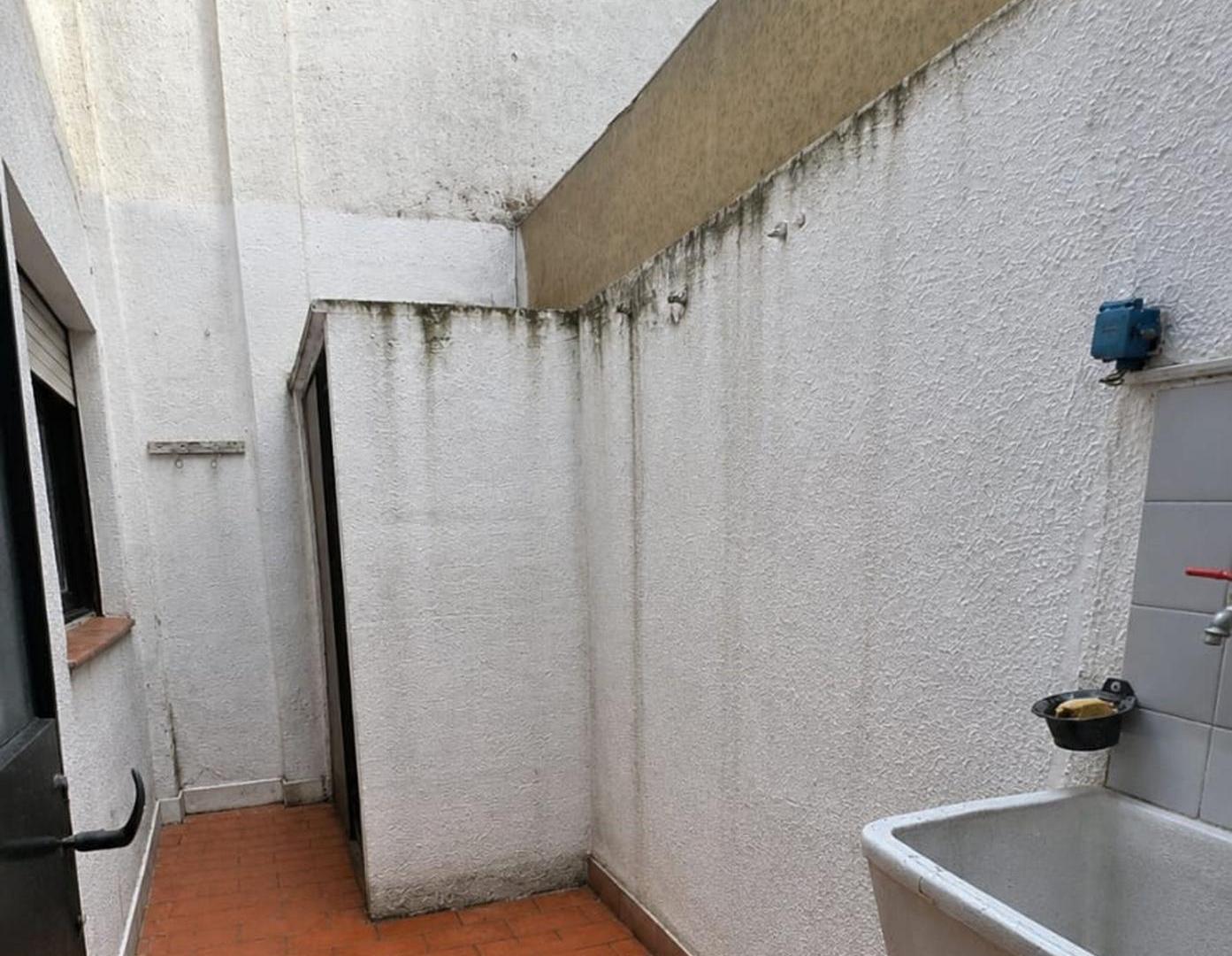 Foto de DEPTO 2 AMB. PATIO. POTENCIAL PARA RECICLAR, imagen 5