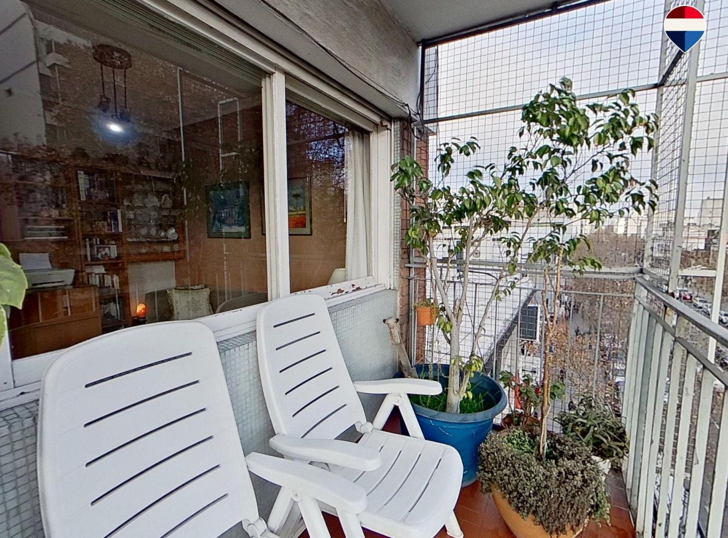 Foto de Venta 4 amb luminoso en Flores, con doble balcón, imagen 4
