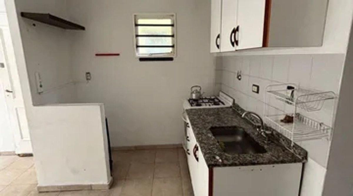 Foto de Venta PH 2 ambientes Con Patio En La Boca, imagen 3