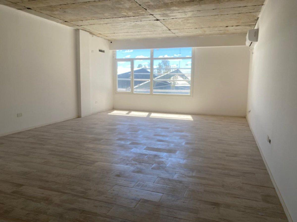 Foto de Venta Depto ESTRENAR Delta Center / Permuta, imagen 1