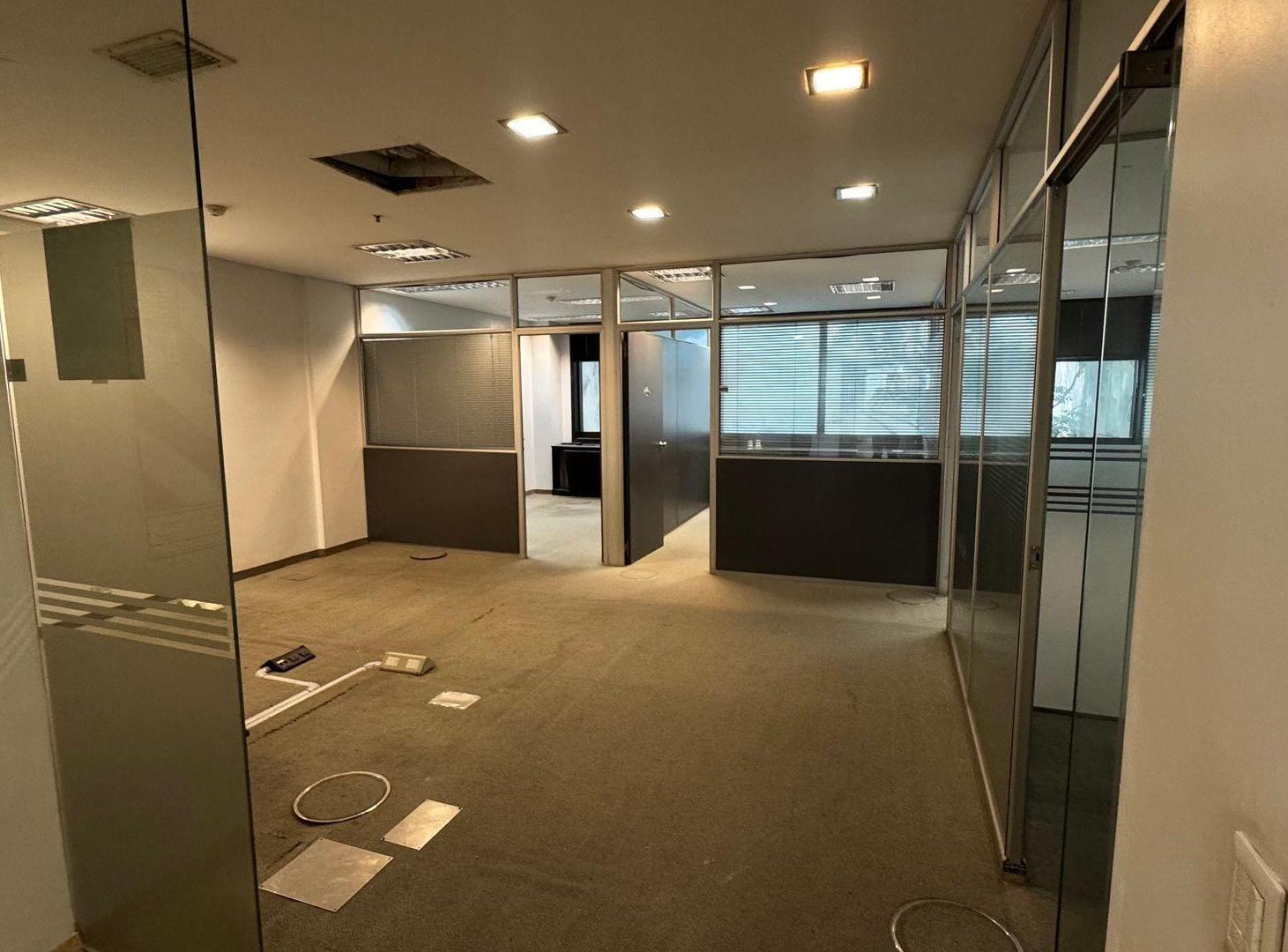 Foto de Retiro - VENTA - Oficina de 132 m2 - GRAN ZONA, imagen 2