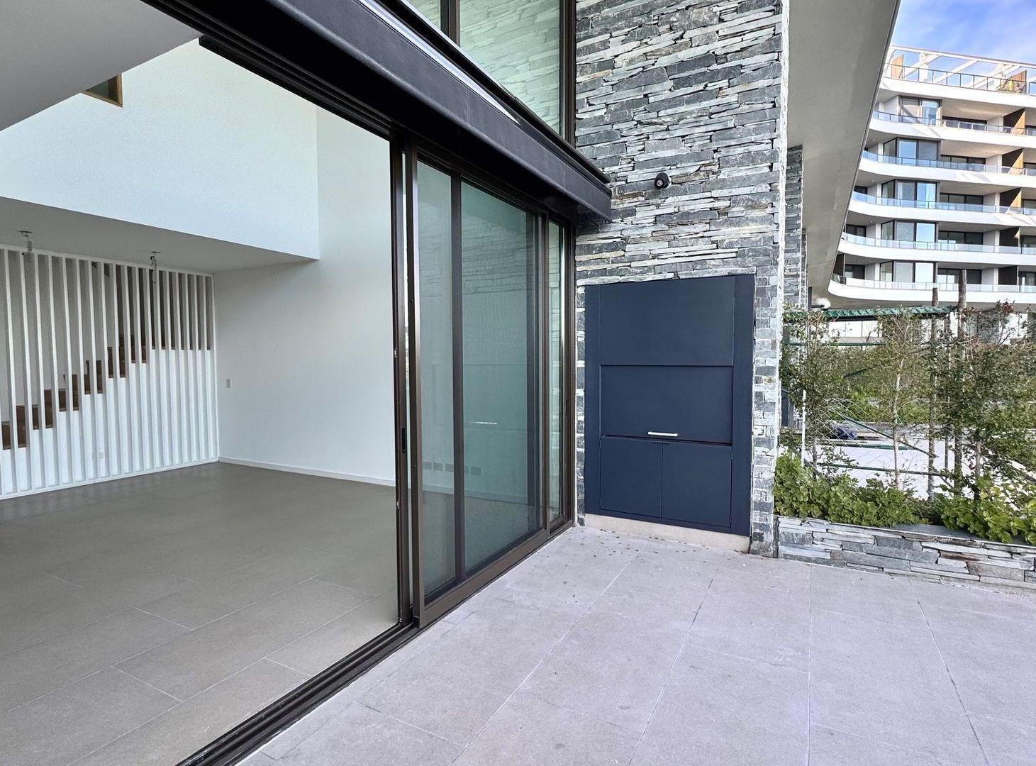 Foto de VENTA DUPLEX OCEANA NORDELTA 4 AMB COCH JAR PIL, imagen 1