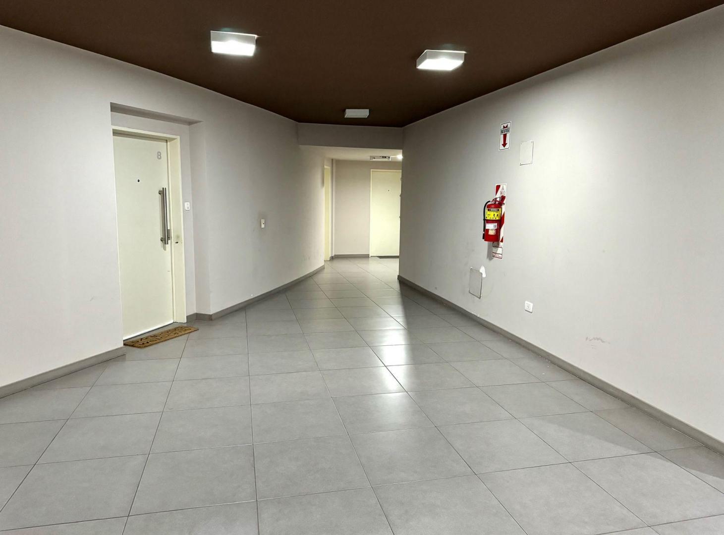 Foto de VENTA Monserrat - Mono con amenities - piso alto, imagen 2