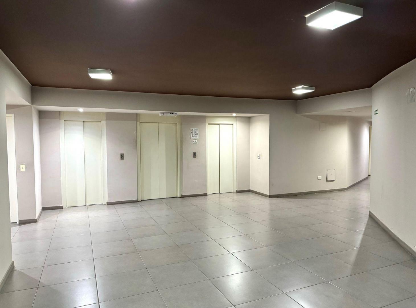 Foto de VENTA Monserrat - Mono con amenities - piso alto, imagen 3