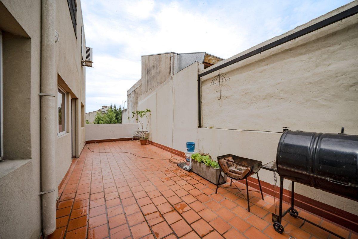 Foto de Casa 140 m, Local 70 m, fondo 104 m. Lote propio, imagen 2