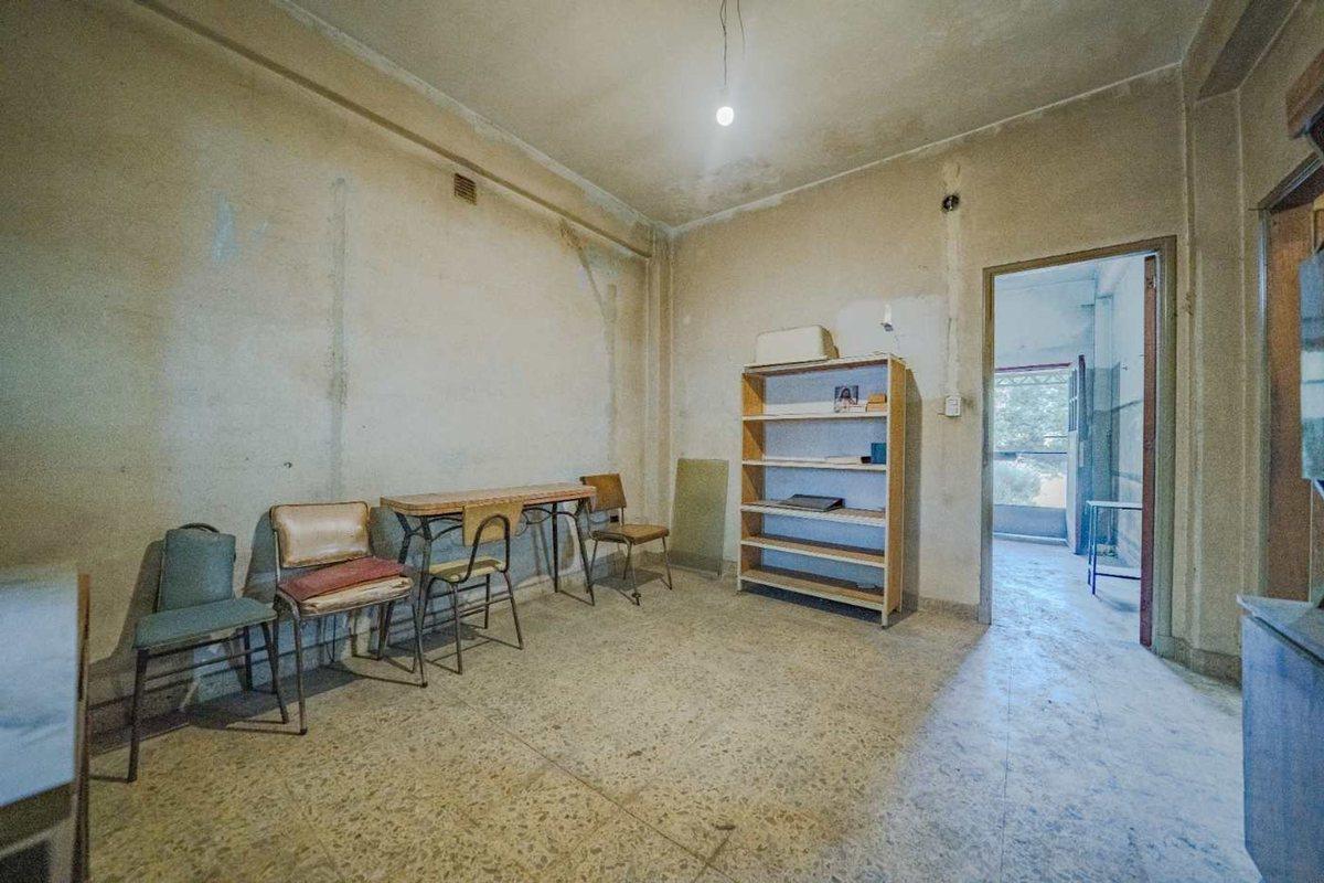 Foto de Casa, cocheras, taller y amplio jardìn de fondos, imagen 1