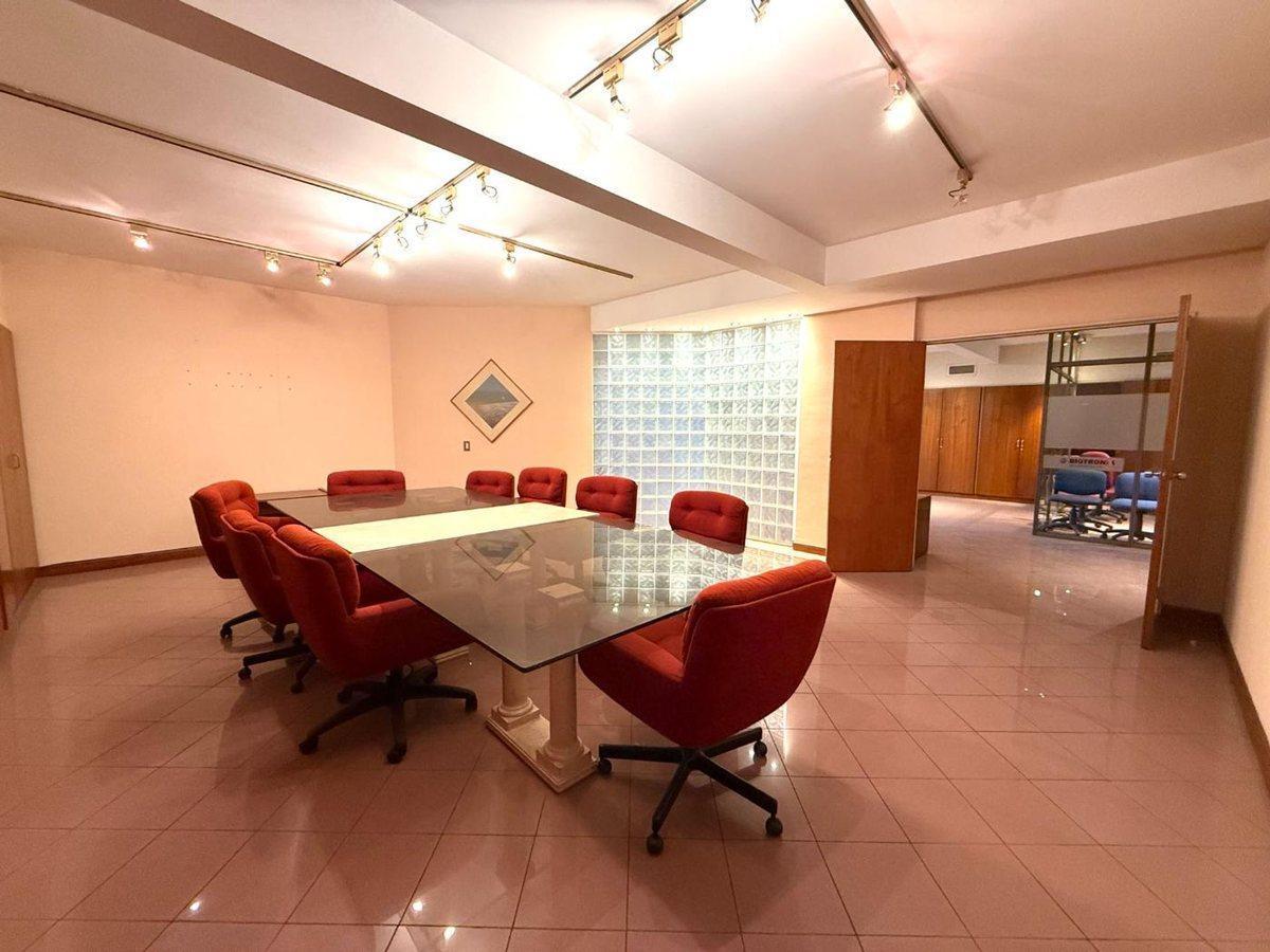 Foto de Venta oficina 430 m² con 8 cocheras en Microcentro, imagen 2
