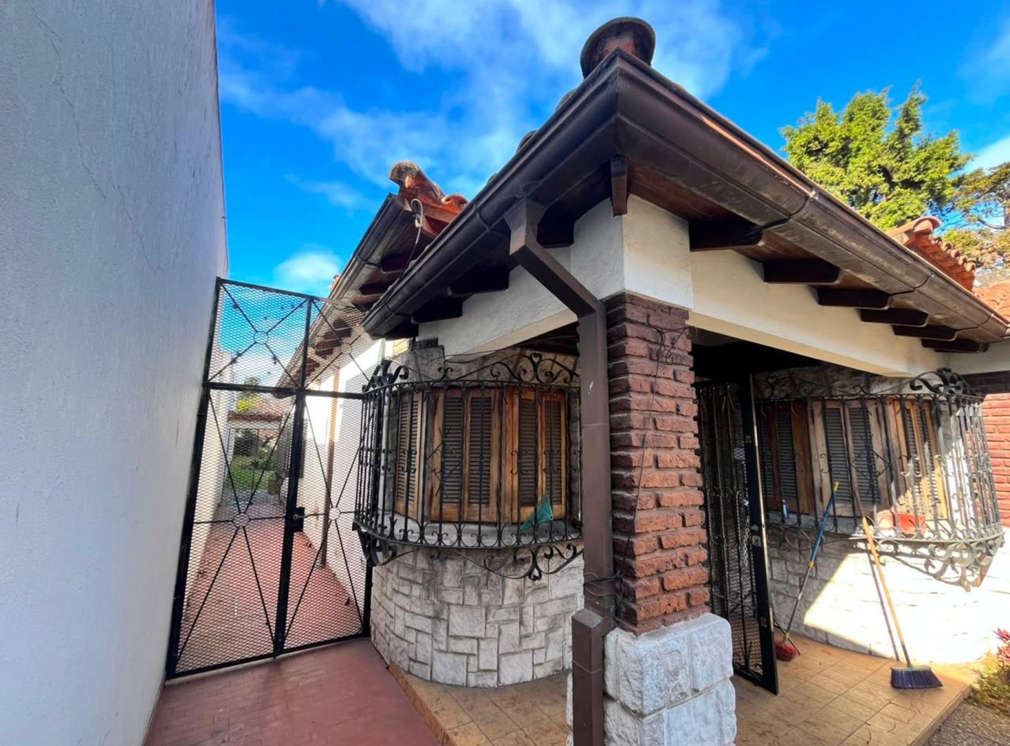 Foto de Unico Casa 3 Amb. a Reciclar Lote 632 m² Cochera, imagen 5