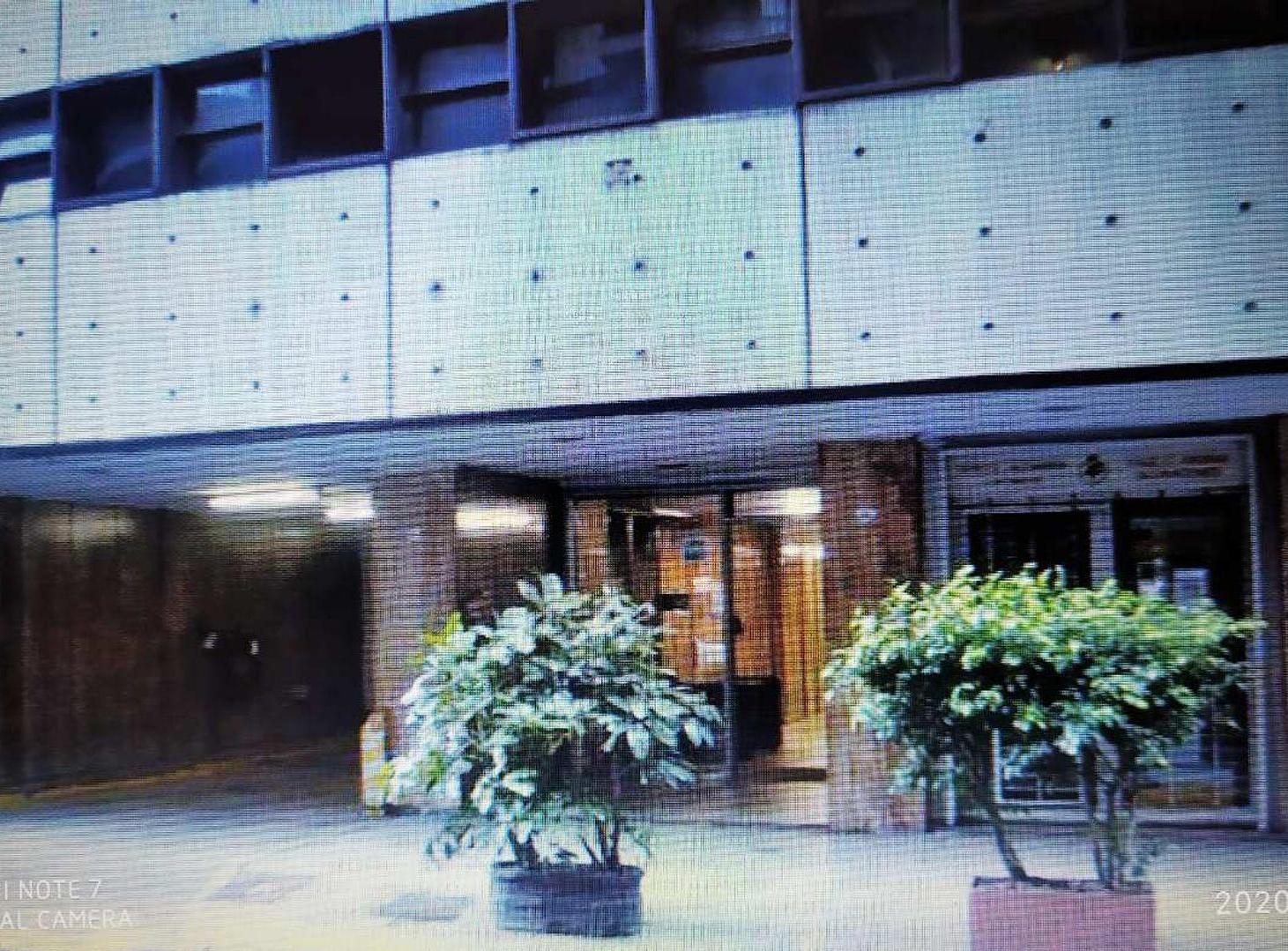 Foto de VENTA COCHERA FIJA Viamonte 845 1er piso OPORT !, imagen 1