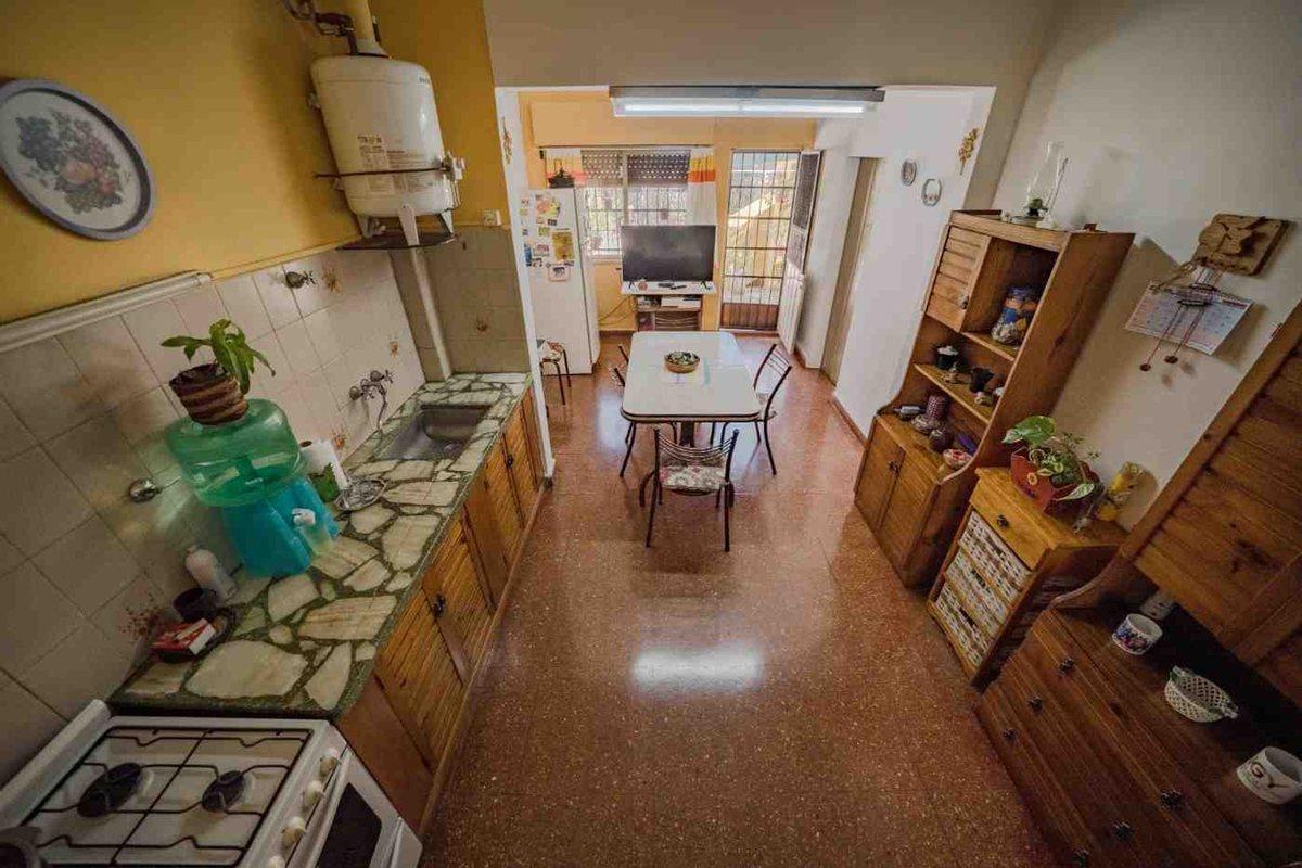 Foto de OPORTUNIDAD PH 2 ambientes con patio en San Martín, imagen 4