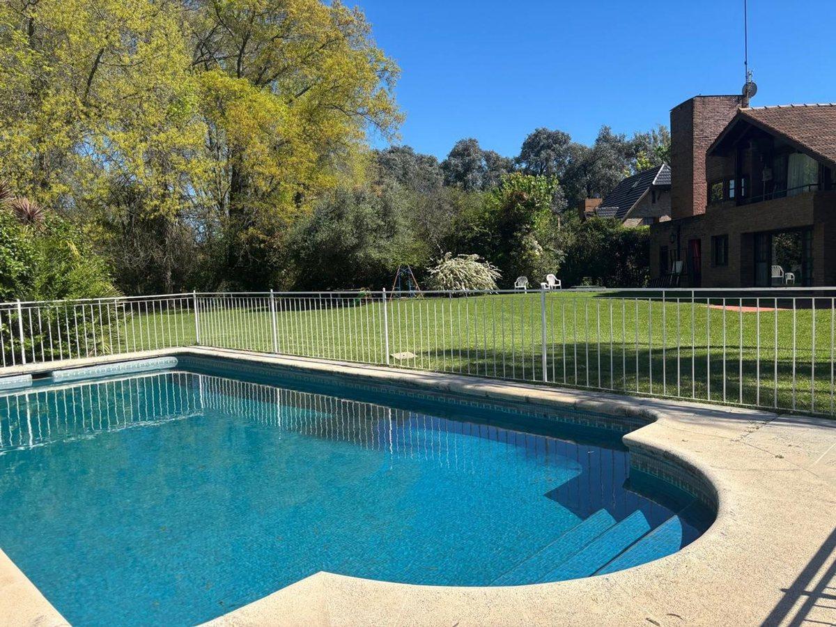 Foto de Venta Casa 4 amb Praderas de Lujan Increible Lote, imagen 2