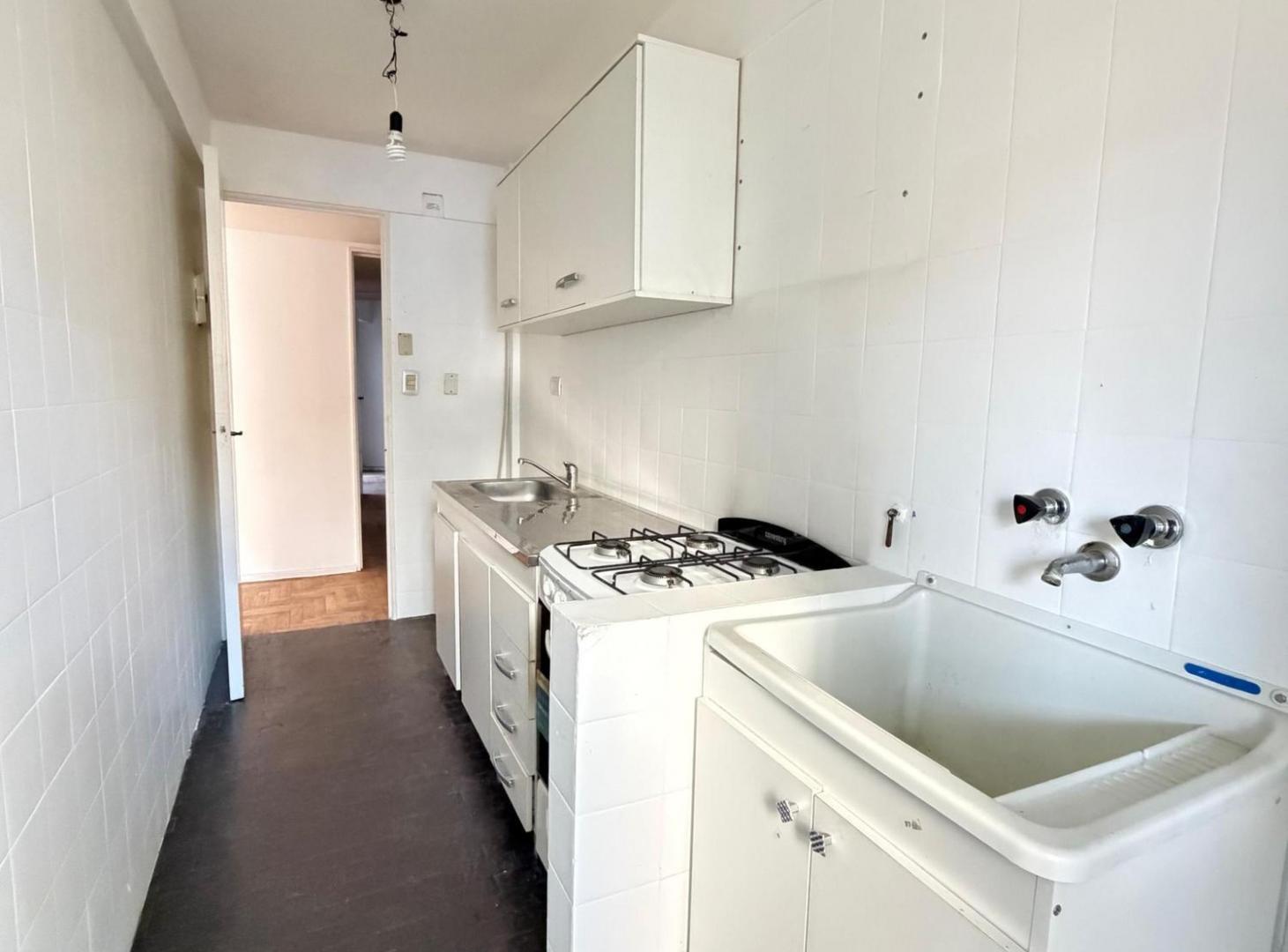 Foto de VENTA DEPTO 3 AMBIENTES COLEGIALES BALCON Y PATIO, imagen 2