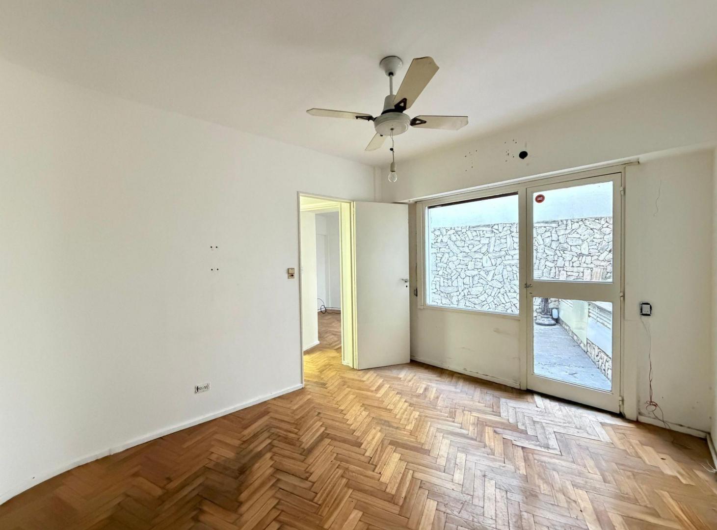 Foto de VENTA DEPTO 3 AMBIENTES COLEGIALES BALCON Y PATIO, imagen 1
