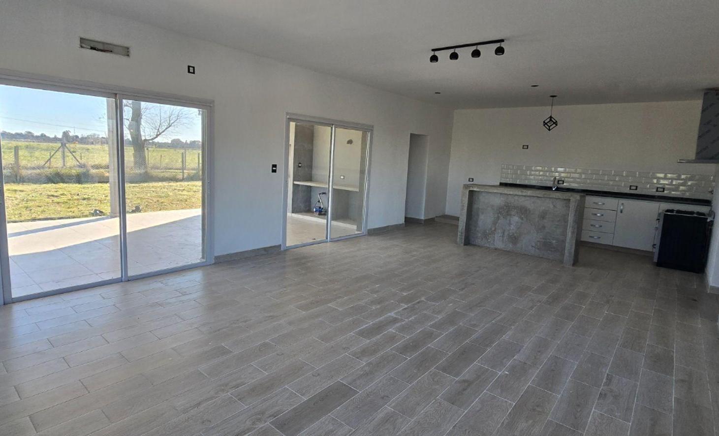 Foto de CASA A ESTRENAR 4 AMB. CON GALERIA - SAN SIMON, imagen 1