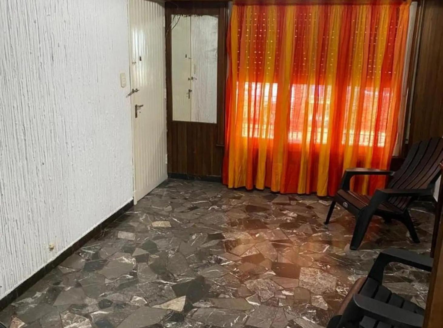 Foto de VENTA CASA EN LOTE 306 m² SAN JUSTO / LA MATANZA, imagen 2