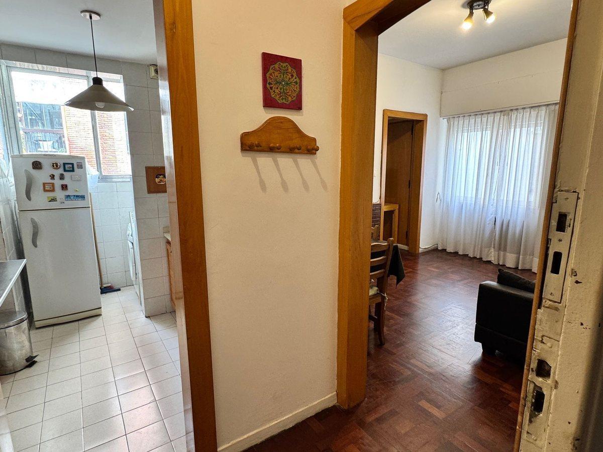 Foto de Belgrano - Venta - 2 Amb. - 2do piso por escalera, imagen 4
