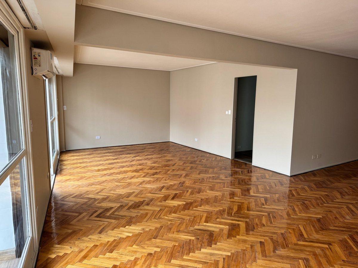 Foto de VENTA- RECOLETA - 4 ambientes con dep y cochera, imagen 1