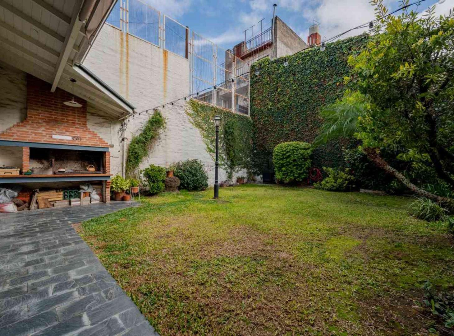 Foto de VENTA HERMOSA CASA CON JARDÍN Y PATIO IMPECABLE!, imagen 5