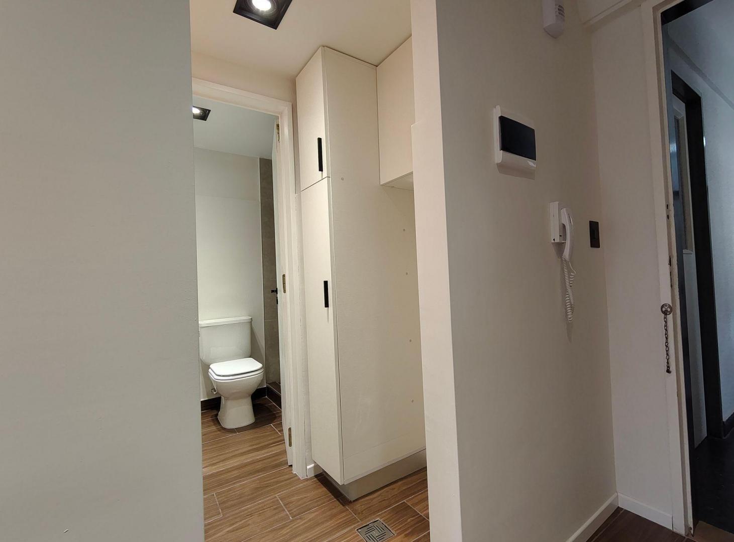 Foto de VENTA 1 Amb Junín 977 piso 8° Recoleta REMODELADO, imagen 3