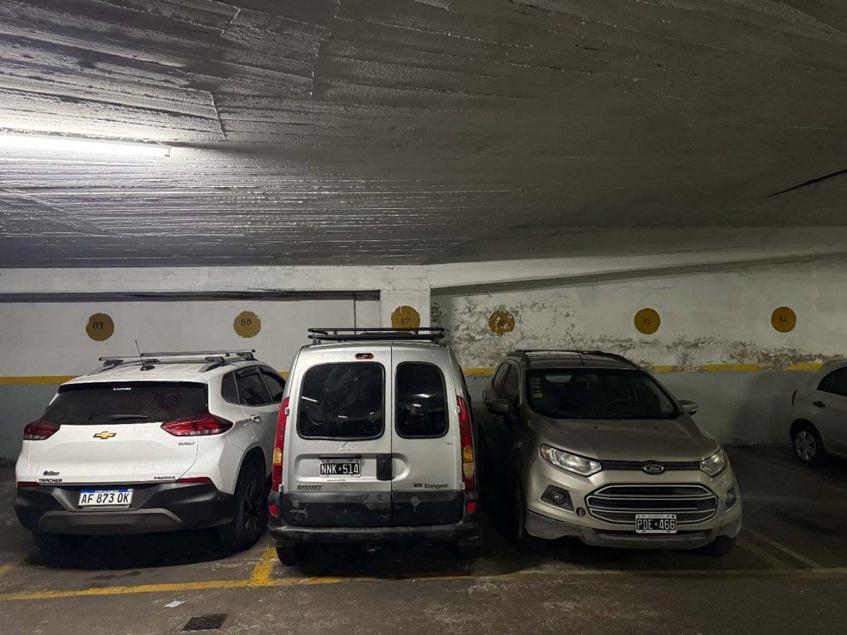 Foto de VENTA COCHERA FIJA CUBIERTA BALVANERA FACIL ACCESO, imagen 1