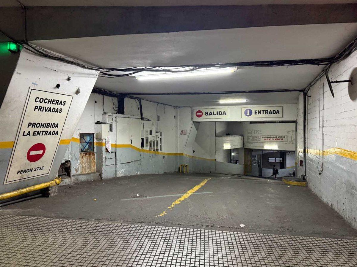 Foto de VENTA COCHERA FIJA CUBIERTA BALVANERA FACIL ACCESO, imagen 2
