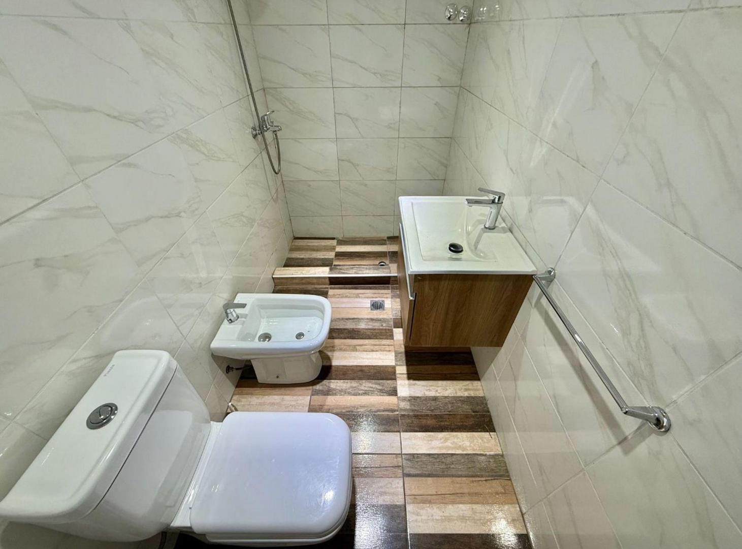 Foto de VENTA CASA 4 AMBIENTES Y GALPON BANFIELD LOMAS, imagen 4