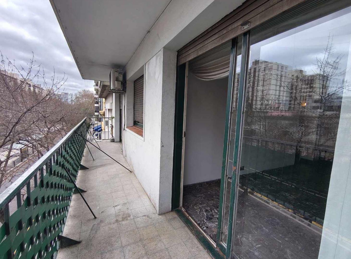 Foto de ALQUILER 4 amb Alte. Brown 768 piso 3° LA BOCA, imagen 1
