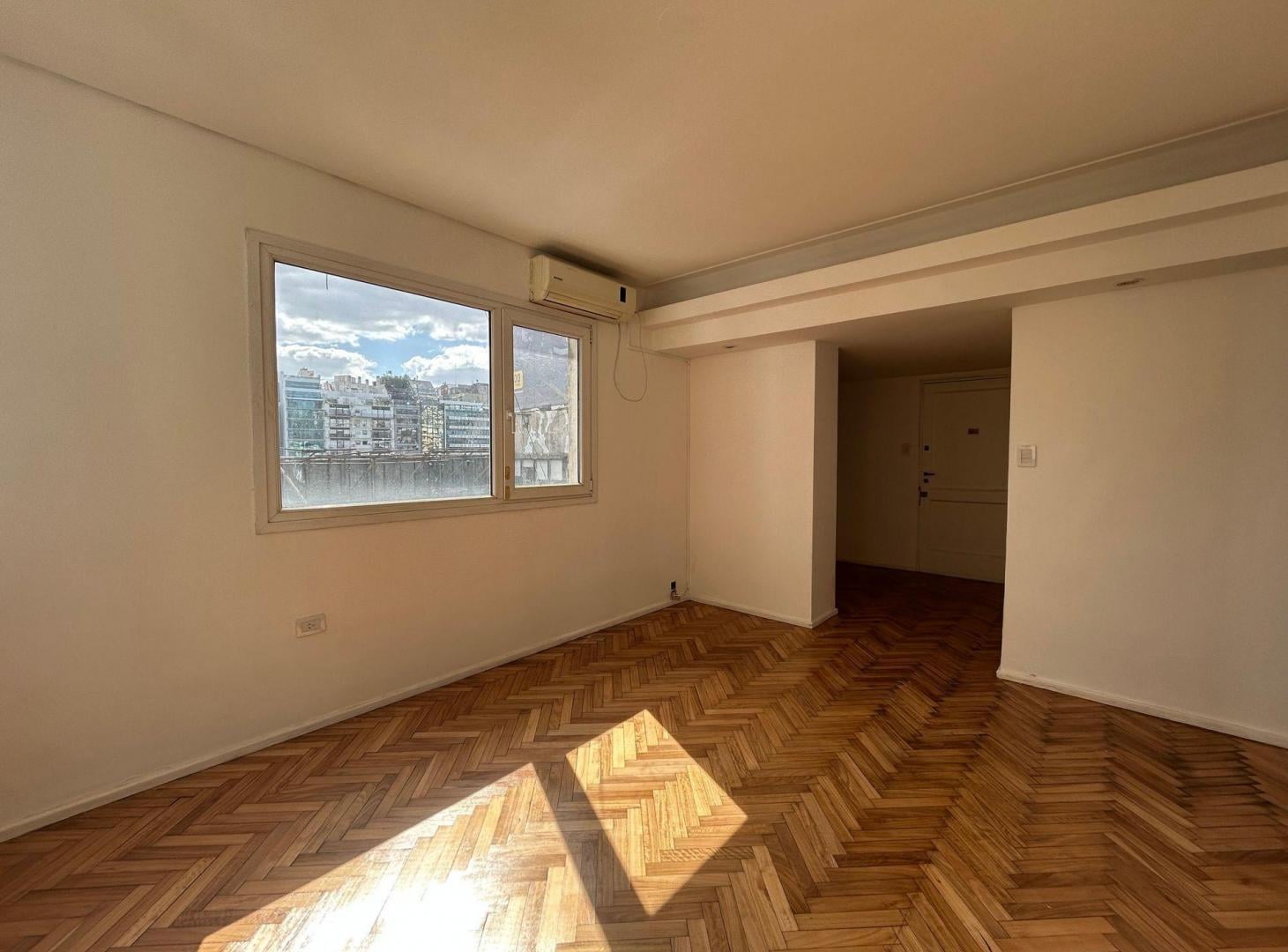 Foto de VENTA DEPTO 2 AMBIENTES APTO PROFESIONAL RETIRO, imagen 1
