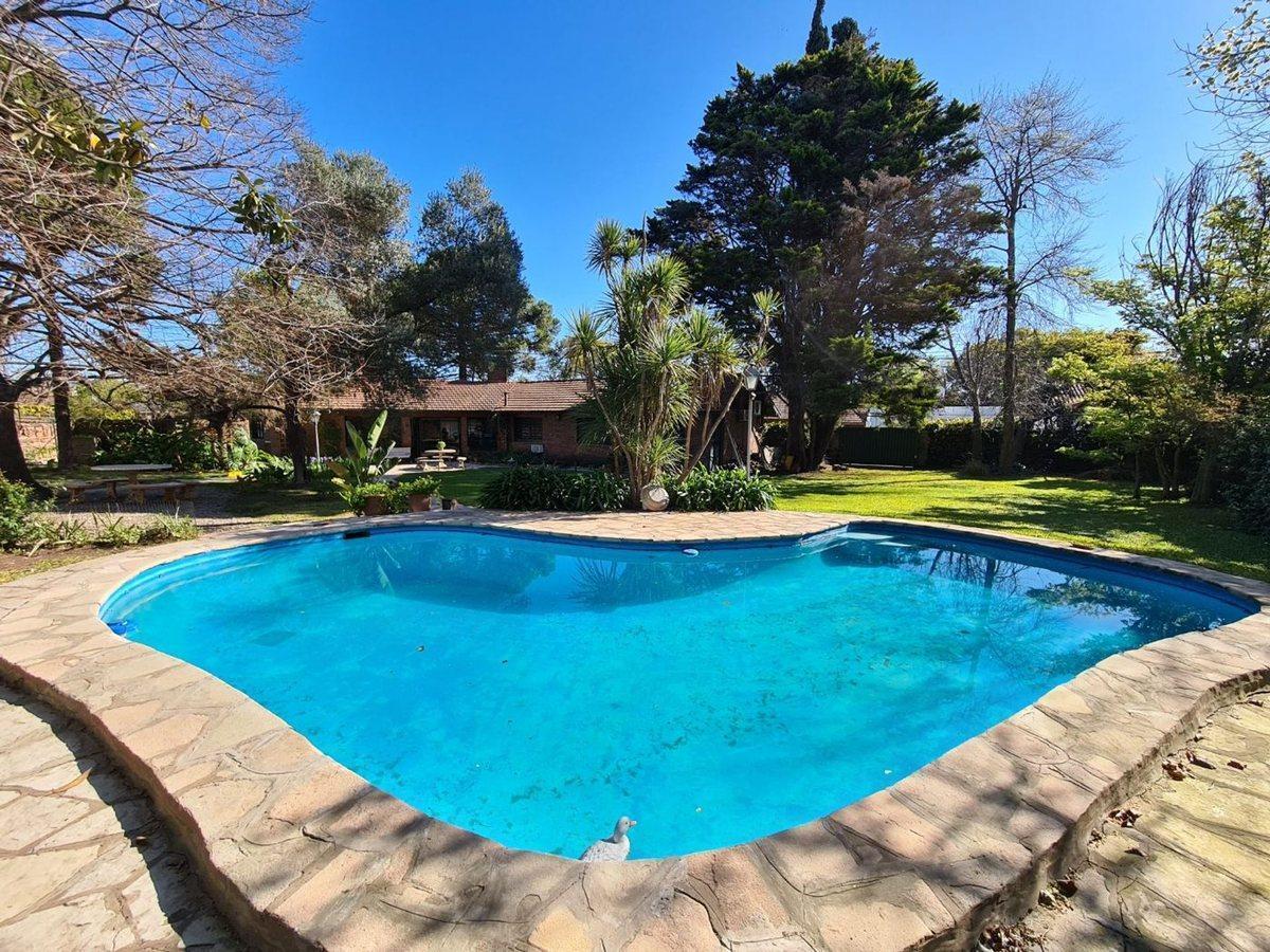 Foto de VENTA CASA CON PARQUE Y PILETA EN PILAR CENTRO, imagen 4