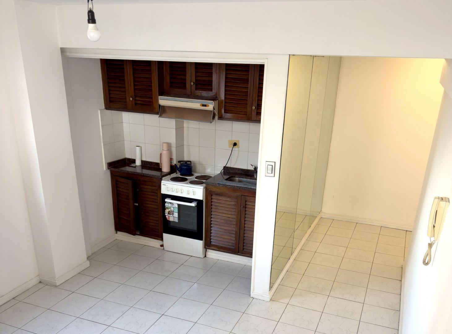 Foto de VENTA - RECOLETA - 2 Ambientes con balcón, imagen 3