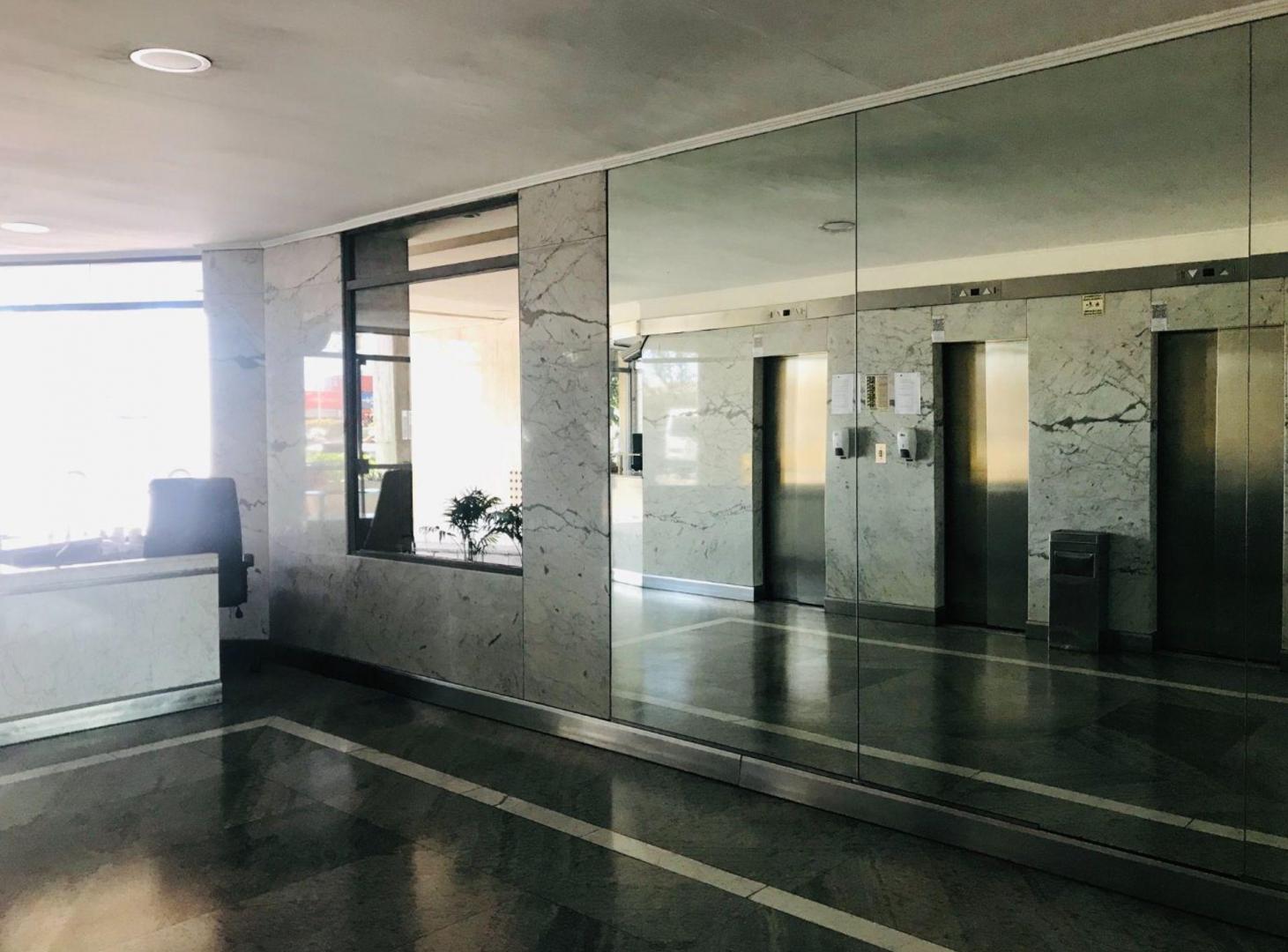 Foto de Venta Monoambiente piso alto con solarium Retiro, imagen 4