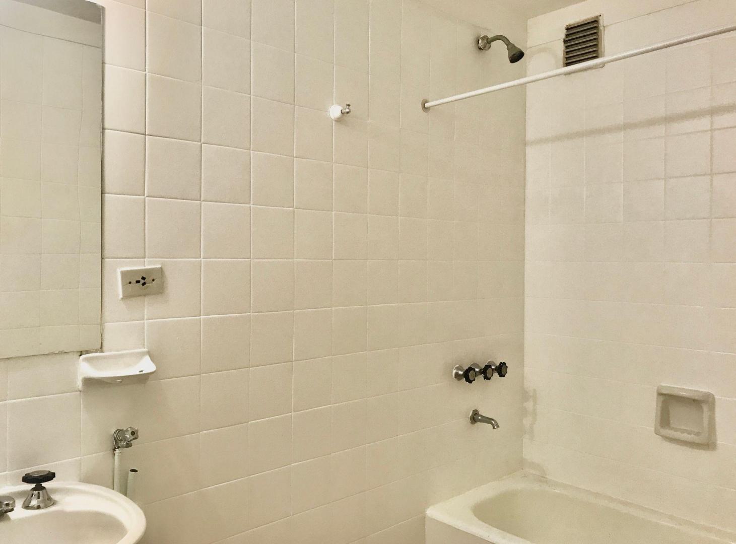 Foto de Venta Monoambiente piso alto con solarium Retiro, imagen 5