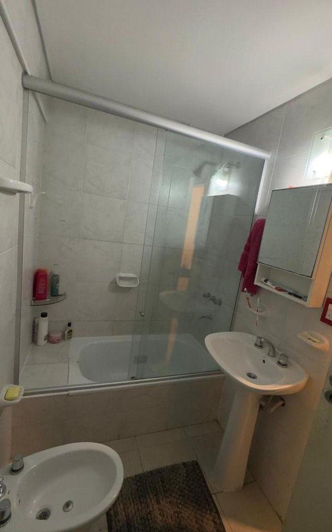 Foto de Venta departamento 3 amb, muy amplio 3er piso, imagen 3