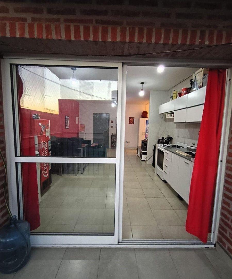 Foto de Venta departamento 3 amb, muy amplio 3er piso, imagen 1
