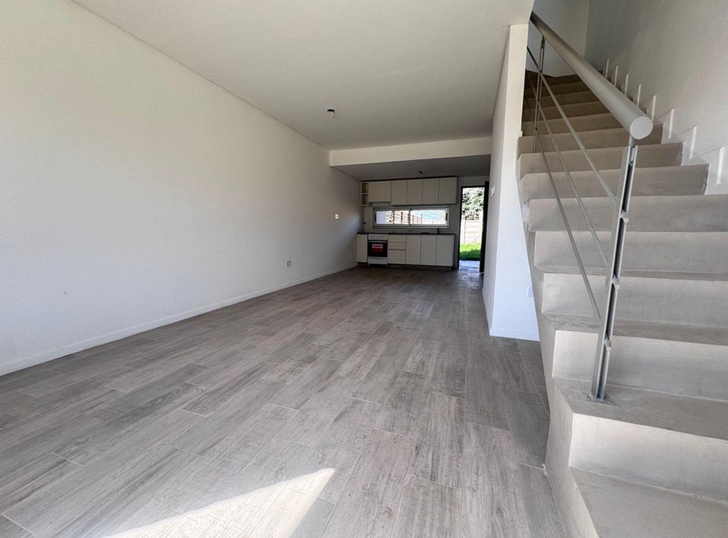 Foto de VENTA DUPLEX 3 AMB JARDIN PARRILLA COCHERA PILAR, imagen 1