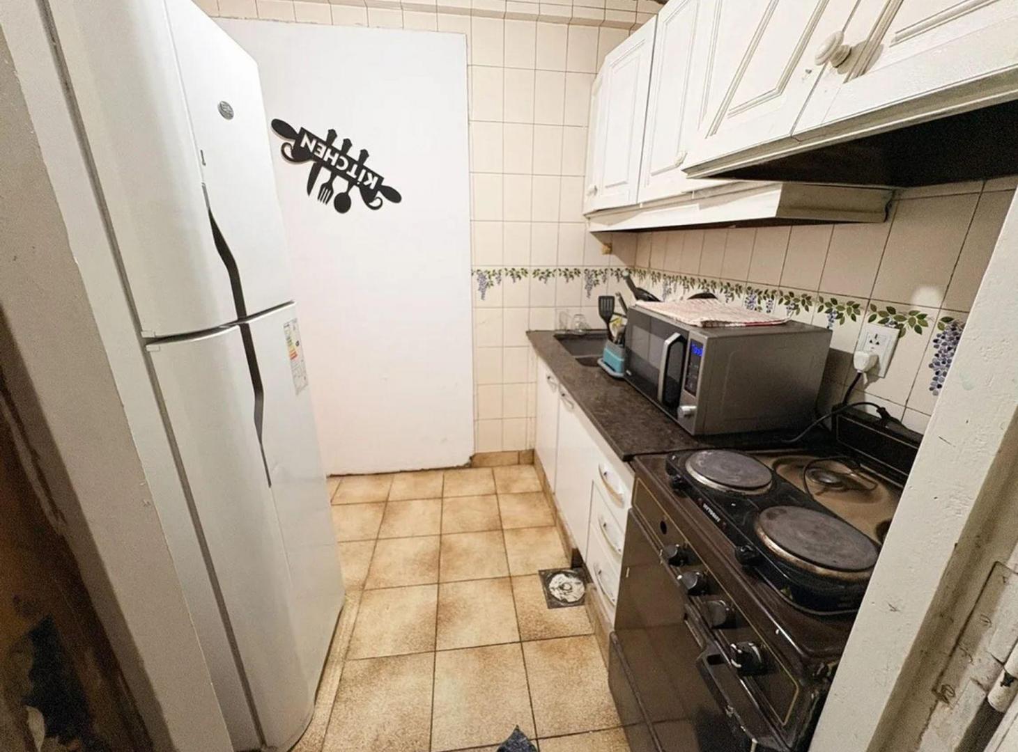 Foto de VENTA DEPTO PB APTO PROFESIONAL 6 AMB CONSULTORIO, imagen 2