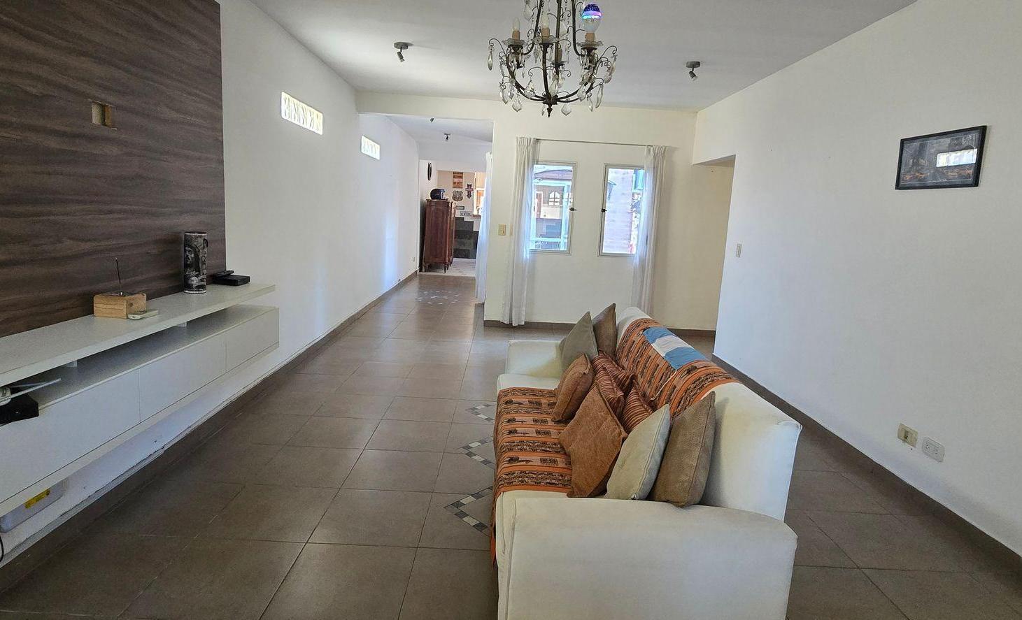 Foto de CASA 4 DORM. C/ESTUDIO | R. DE ESCALADA, imagen 1