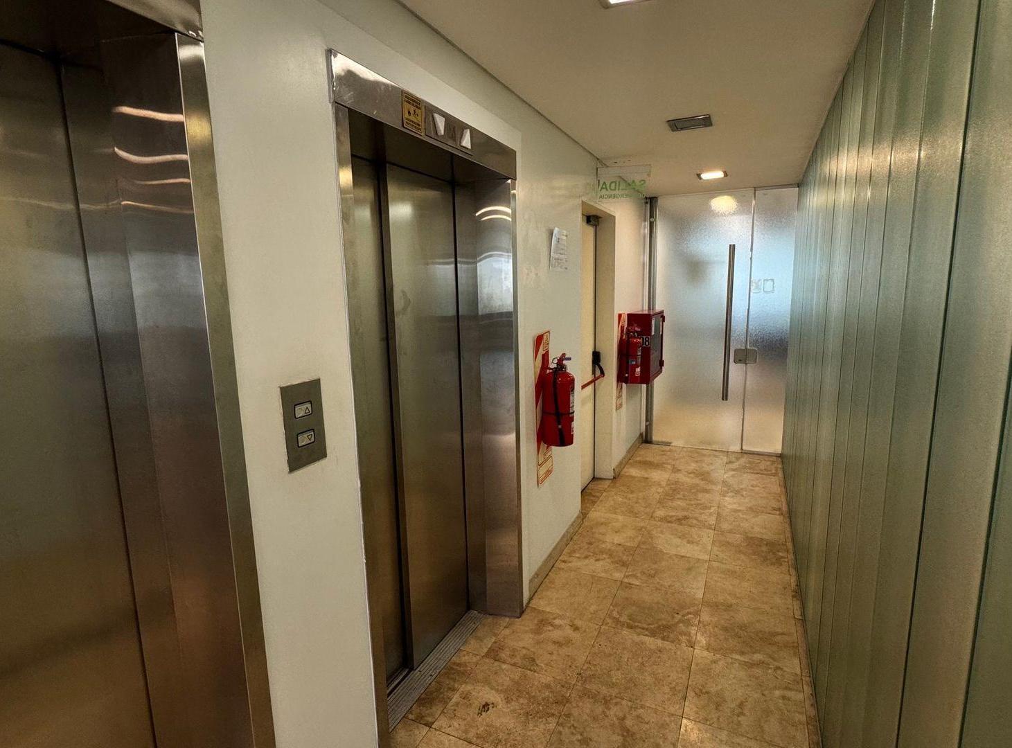 Foto de Retiro - VENTA - Oficina de 132 m2 - GRAN ZONA, imagen 2