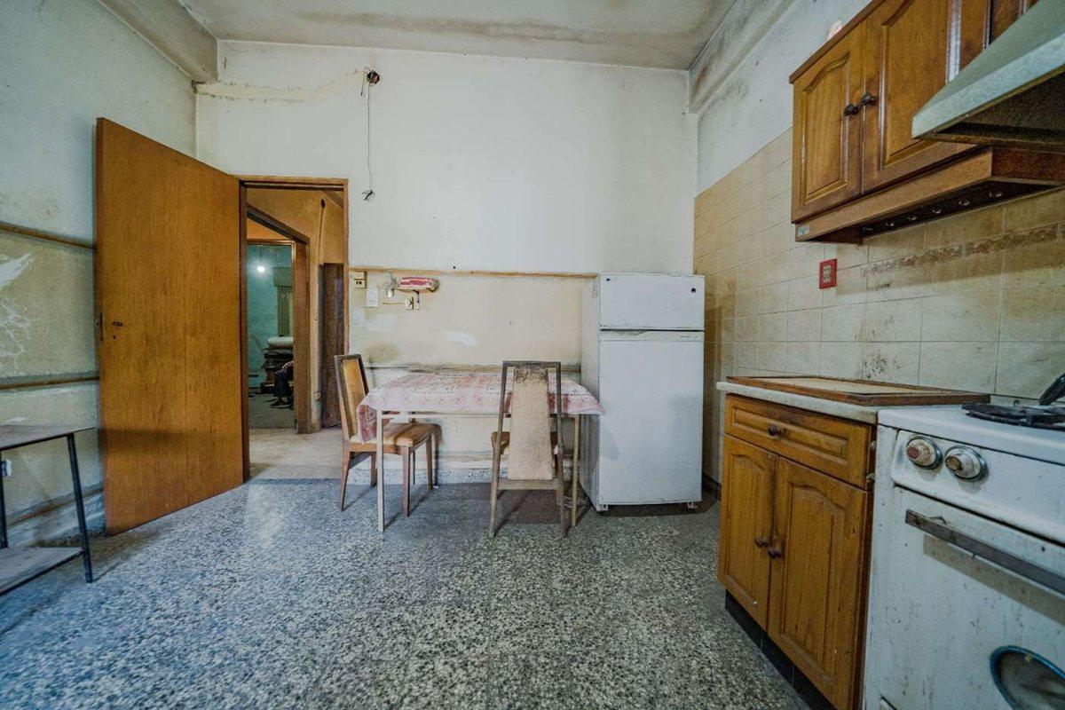 Foto de Casa, cocheras, taller y amplio jardìn de fondos, imagen 4